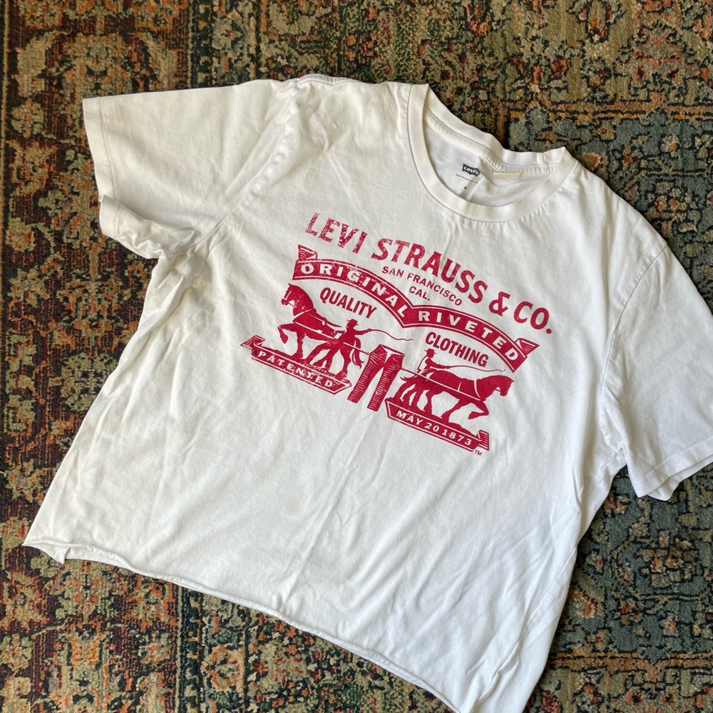 Levi’s white crop top size M